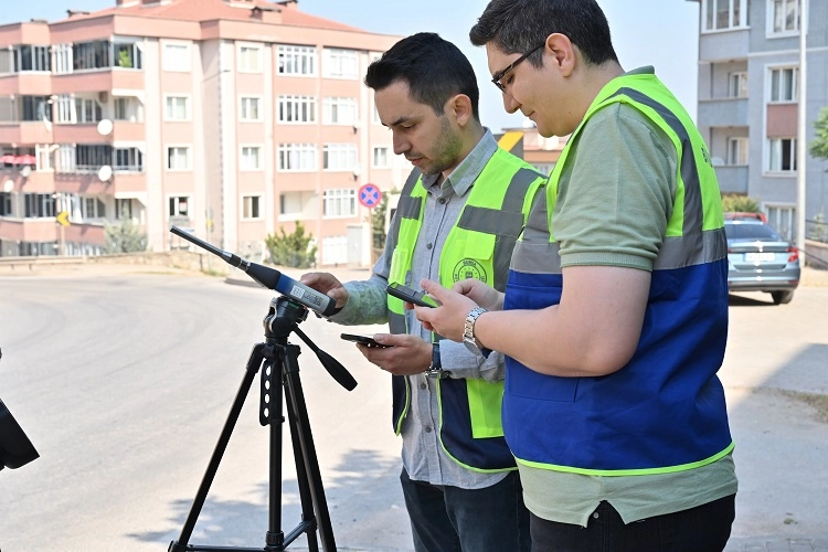 Bursa’da çevresel gürültü ölçümü yapıldı Bursa’da hava ve gürültü kirliliğinin tespitine yönelik mobil izleme ağı