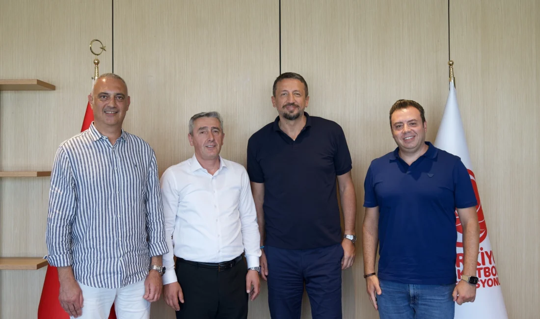 Çayırova Basketbol heyetinden Türkoğlu’na ziyaret Kocaeli’de Çayırova Belediyesi Basketbol heyeti, Türkiye Basketbol Federasyonu Yönetim Kurulu