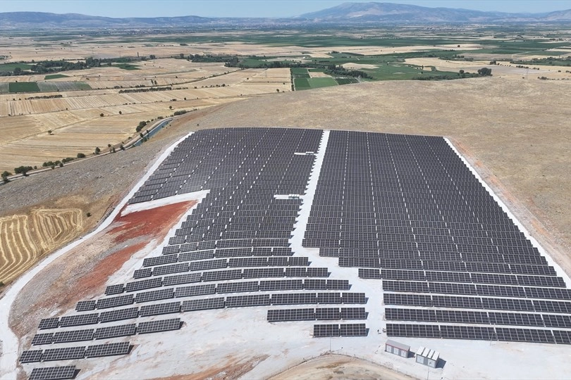 Denizli’den yeşil geleceğe enerji hamlesi Denizli Büyükşehir Belediyesi, sürdürülebilir gelecek hedefine çevre dostu bir enerji