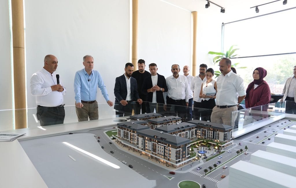 İnegöl Belediyesi’nin Turgutalp Mahallesi’nde yürüttüğü kentsel dönüşüm projesinde örnek daire