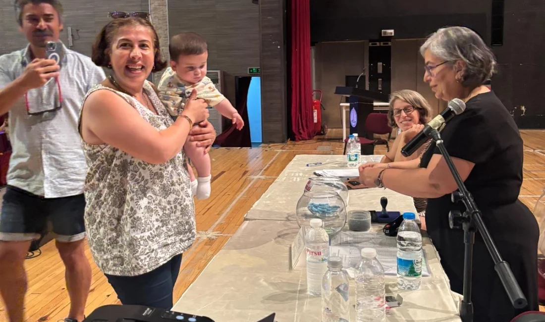 İzmir Örnekköy’de kentsel dönüşüm hız kesmiyor… 6. etap kuralar çekildi İzmir Büyükşehir Belediyesi’nin Örnekköy Kentsel Dönüşüm Projesi’nde 6. Etap için