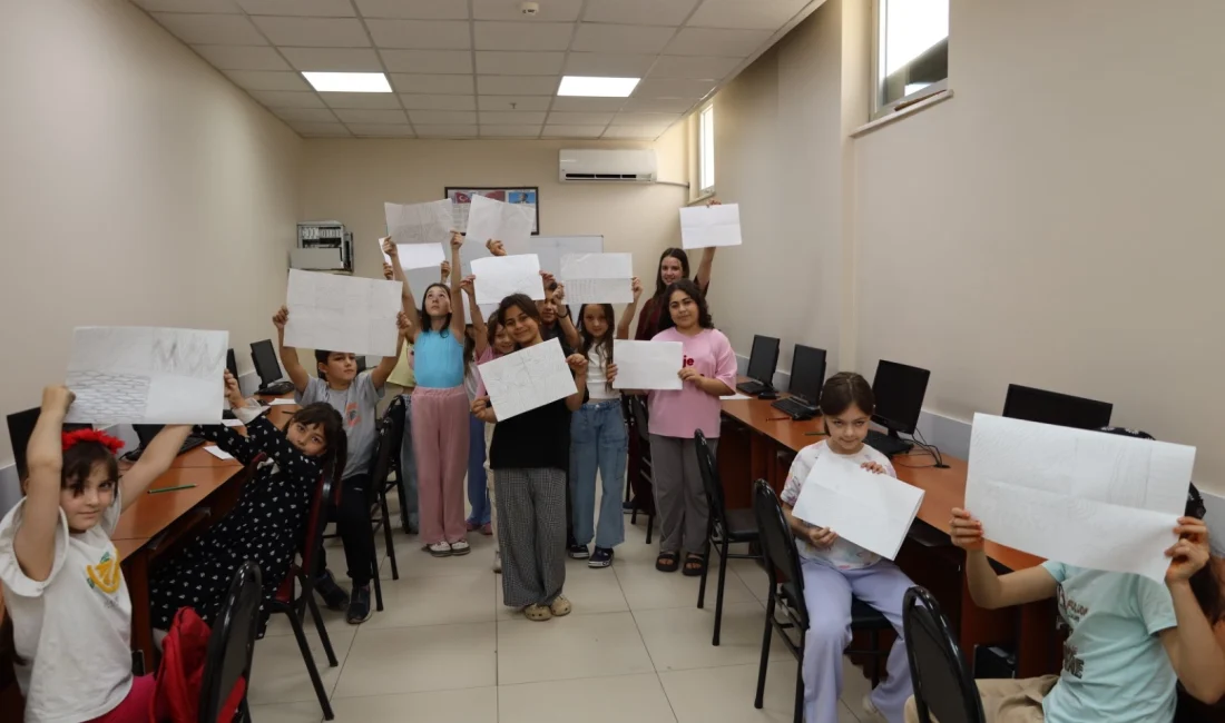 KO-MEK’le gençler hayata hazırlanıyor Kocaeli’de KO-MEK Ev Becerileri Atölyeleri başladı. Atölyelerde mutfaktan dikişe, takıdan