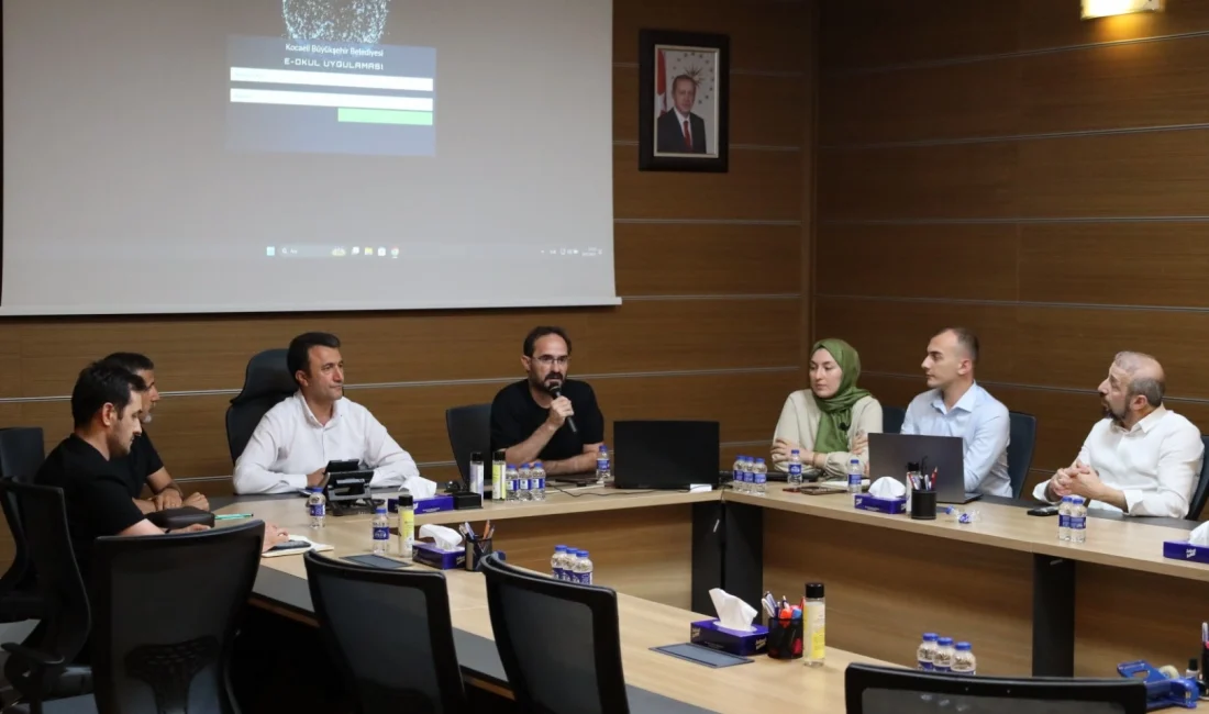 Kocaeli Büyükşehir Belediyesi, gençlerin evlerinden okullarına daha kolay ulaşabilmelerini sağlamak
