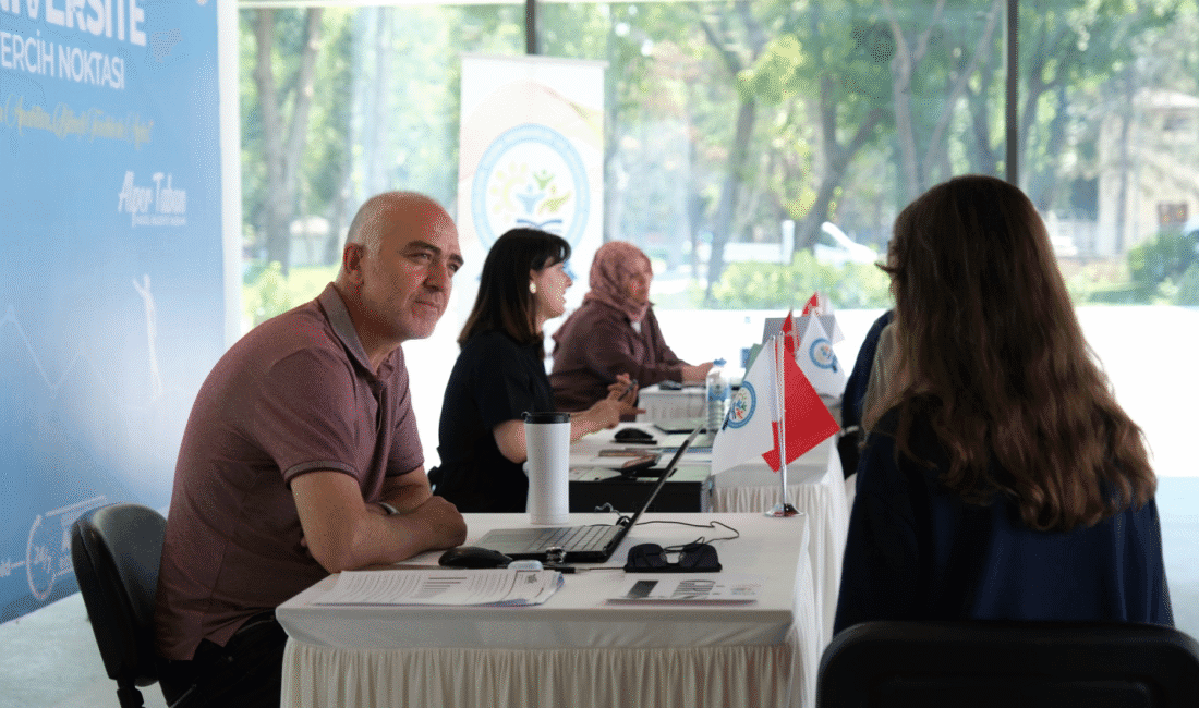 İnegöl Belediyesi’nden adaylara ücretsiz destek İnegöl Belediyesi, üniversite tercihleri sırasında gençlere yardımcı olabilmek adına alanında