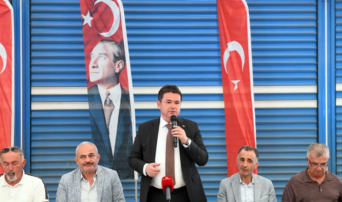 Osmangazi Belediye Başkanı Erkan Aydın, mahalle ziyaretleri kapsamında Dikkaldırım Mahallesi