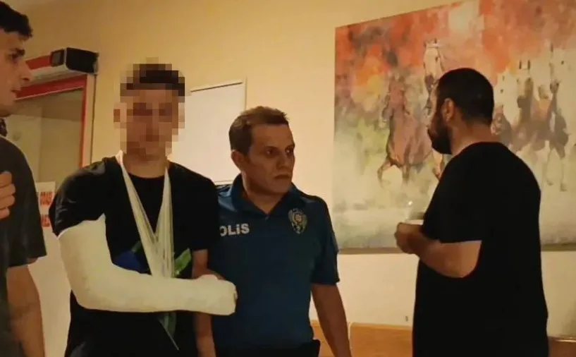 Bursa'nın İnegöl ilçesinde genç bir çocuk, kız arkadaşına laf atıldığı