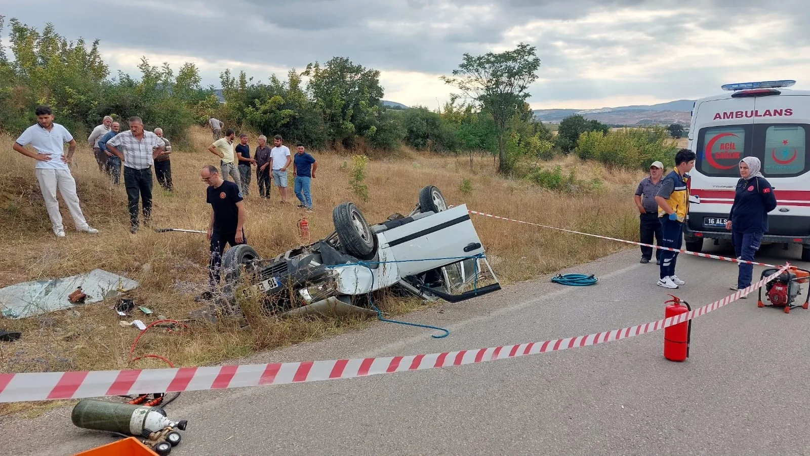 İnegöl Sungurpaşa’da otomobilin takla attığı kazada sürücü Havva Güven yaşamını