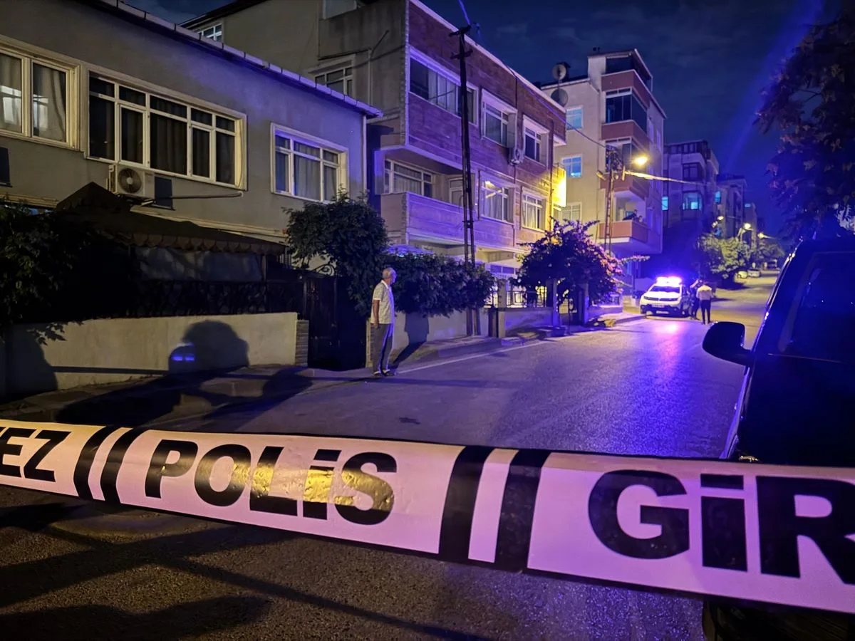 İstanbul Ümraniye’de Özbekistan uyruklu bir kadın sokak ortasında satırla boğazı