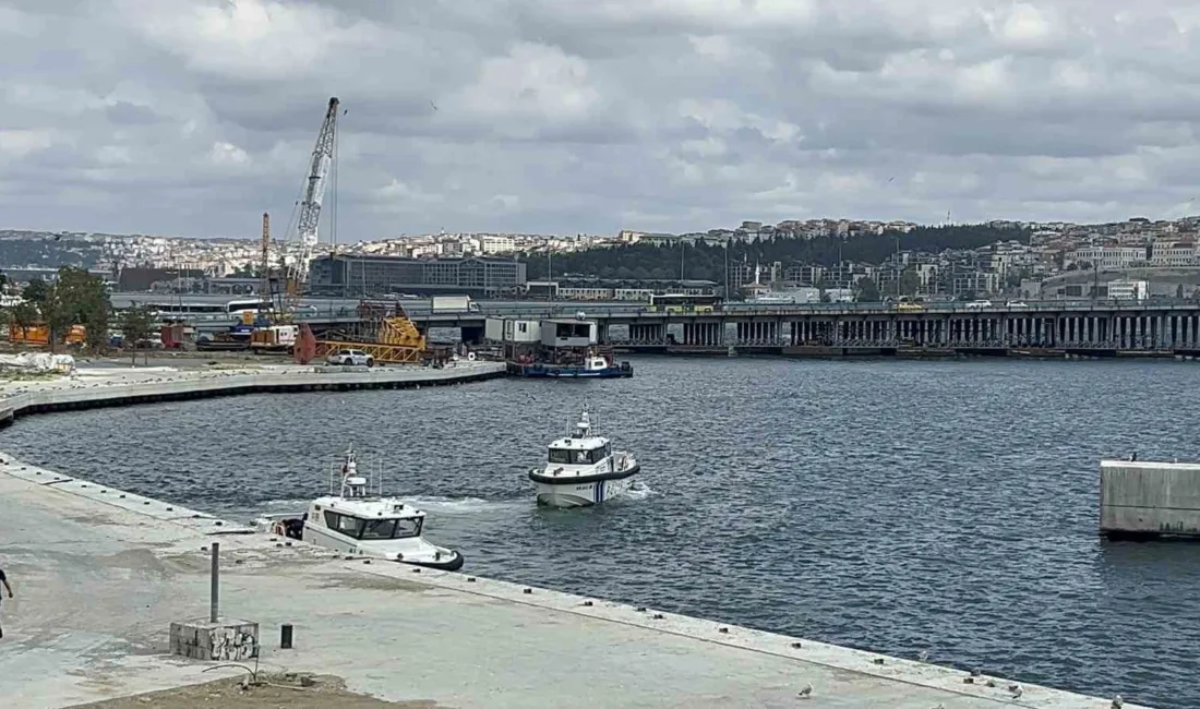 Beyoğlu’nda köprüden atlayan adamın cesedi bulundu Beyoğlu'nda Haliç Metro Köprüsü'nden denize atlayan 60 yaşındaki adamın cesedi