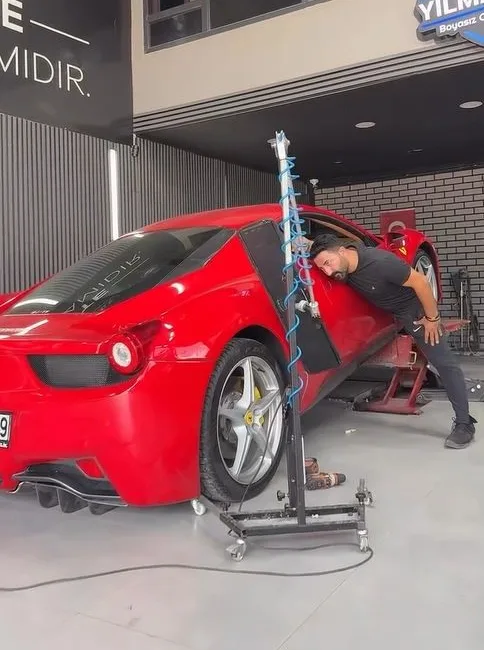 Büyükçekmece’de 17 milyon liralık kazanın detayları ortaya çıktı İstanbul Büyükçekmece’de 17 milyon değerindeki Ferrari araçla kaza yapan kişinin