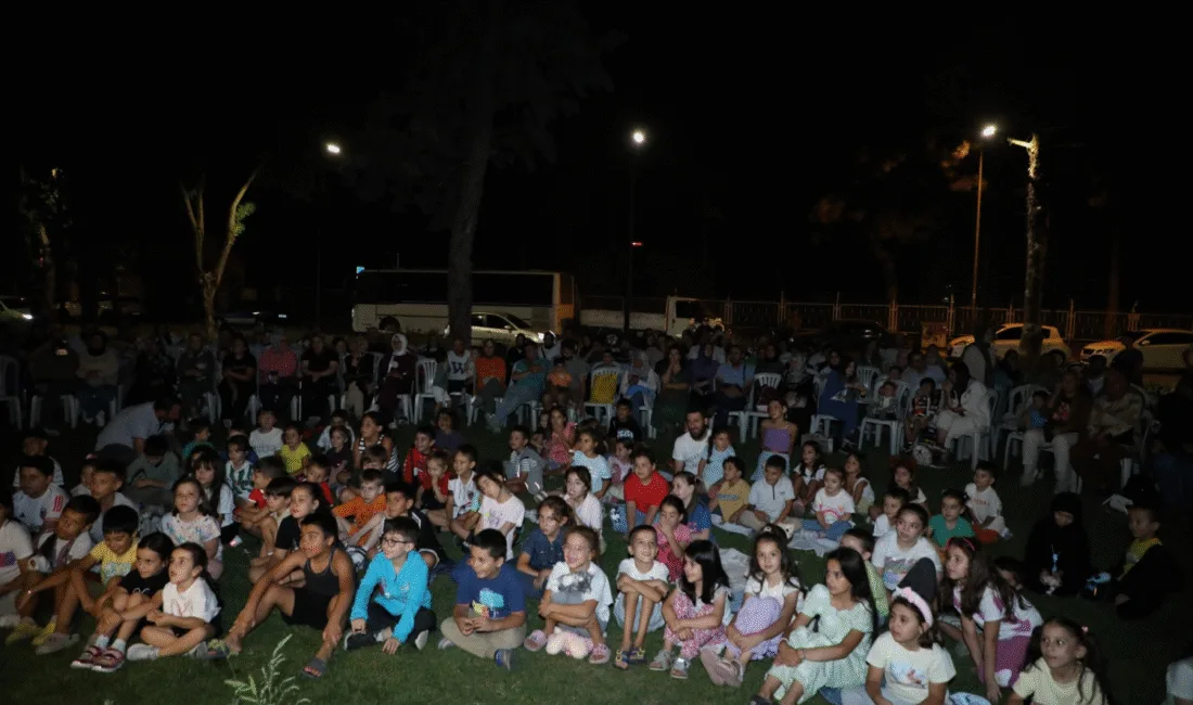 Karagöz çocukları kahkahaya boğdu! İnegöl Belediyesi yaz sezonu kültür sanat etkinlikleri kapsamında iki gece