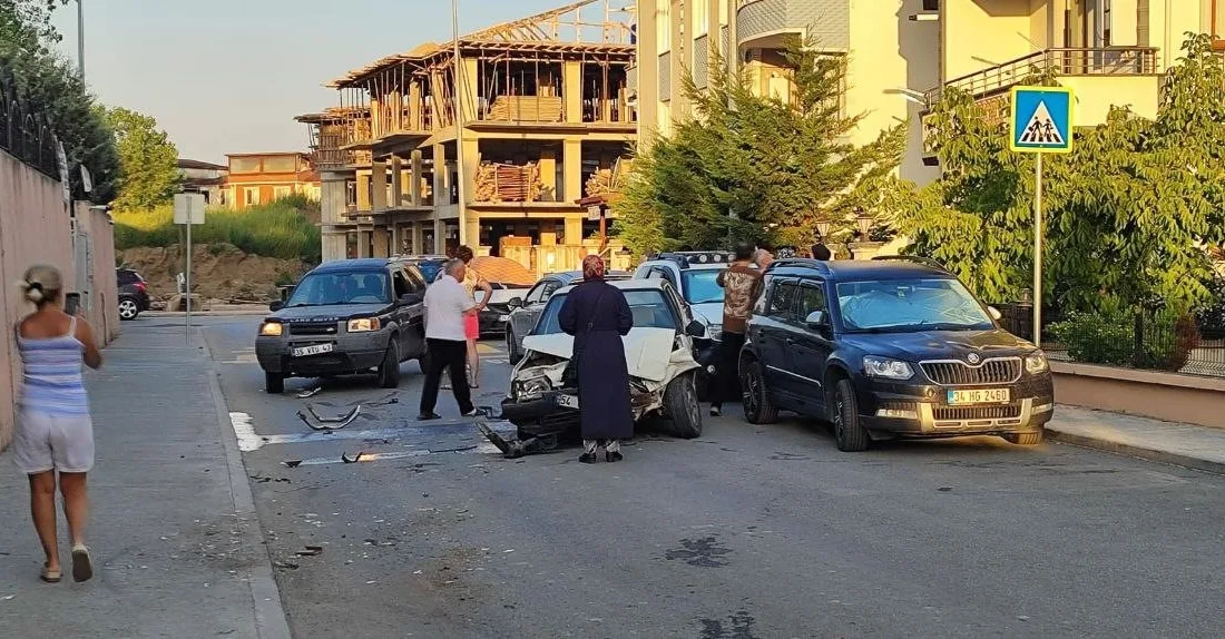 Sakarya’nın Karasu ilçesinde, eşiyle tartışan bir kadın cipiyle defalarca eşinin