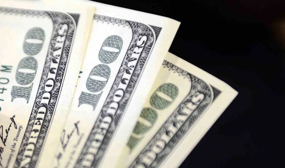 Serbest piyasada döviz fiyatları 22.08.2025 Dolar 41,0130 liradan, euro ise 47,5590 liradan güne başladı.