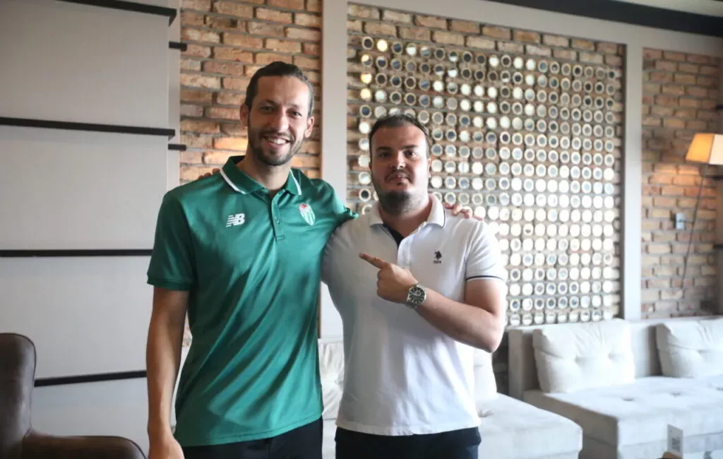 Taha Batuhan Yayıkcı “Savaşçı bir Batuhan göreceksiniz” Bursaspor'un tecrübeli savunmacı Taha Batuhan Yayıkcı, “Bu sezon geçen yıldan
