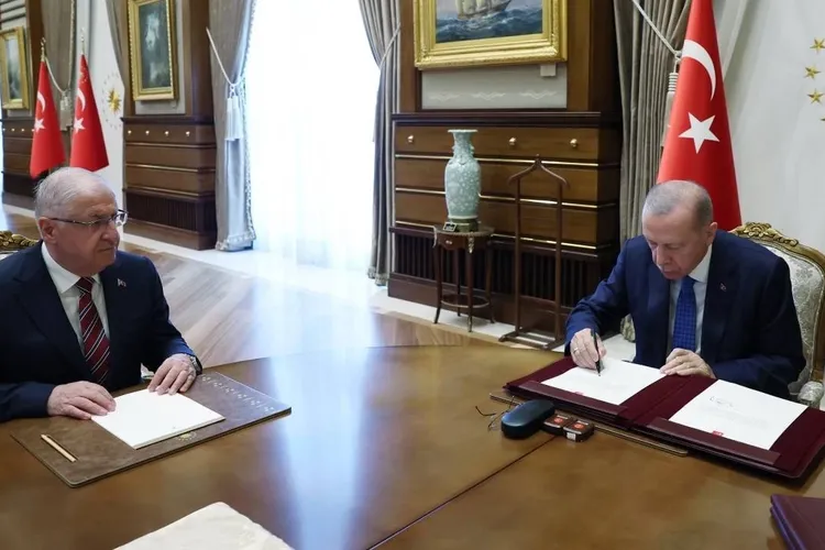 Komuta kademesi şekilleniyor: Gözler YAŞ toplantısında TSK’nın yeni komuta yapısının ele alınacağı 2025 Yüksek Askeri Şura