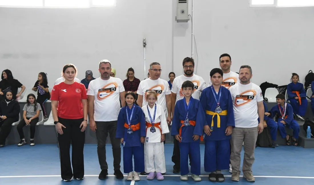 Pursaklar Belediyesi’nin ilçeye kazandırdığı spor tesisleri, gençleri spora yönlendirerek geleceğin