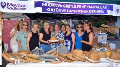 Büyükşehir Belediyesi’nin ‘Meydan Kadınların’ sloganıyla hayata geçirdiği dayanışma pazarı, bu