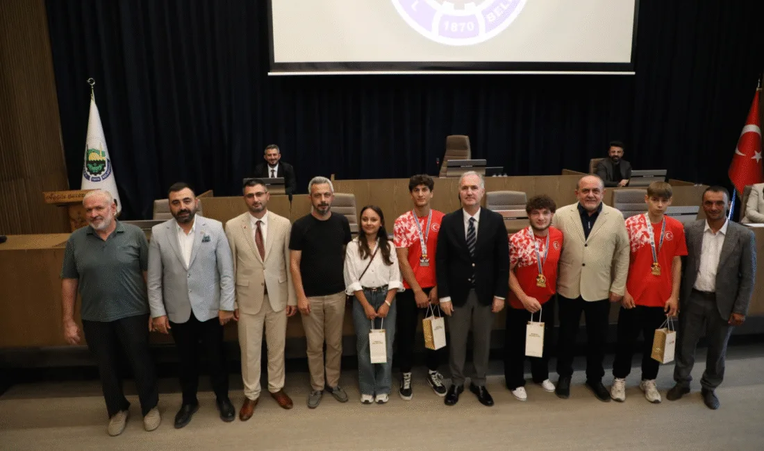 İnegöl’ün gençleri Avrupa’yı salladı Romanya’da yapılan Avrupa Bilek Güreşi Şampiyonasında derece elde eden İnegöllü