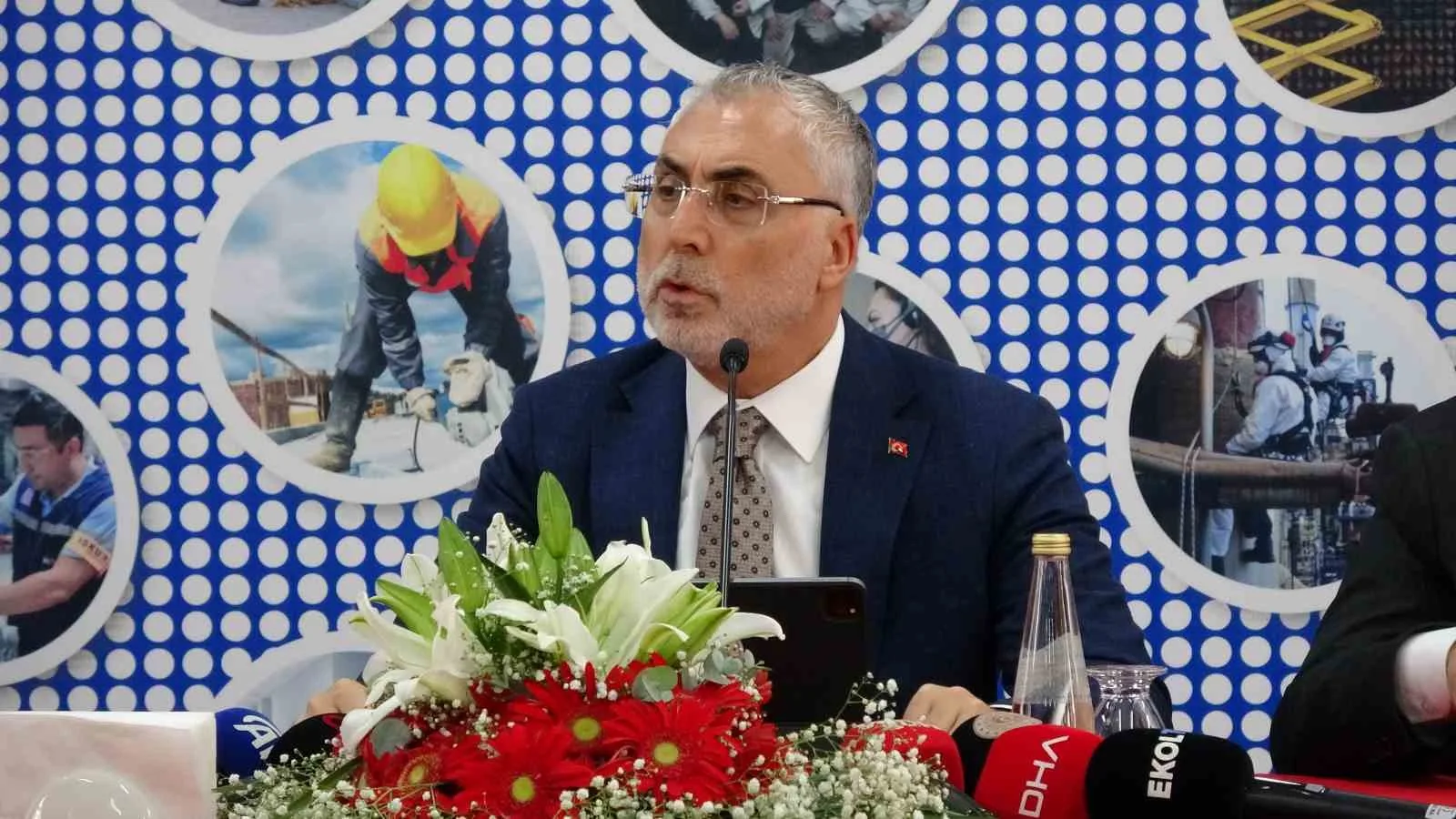 Çalışma ve Sosyal Güvenlik Bakanı Vedat Işıkhan, Burdur’da yaptığı konuşmada