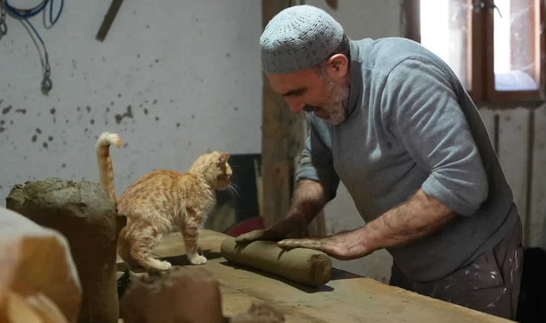 Bayburt’ta ata mirası tandırcılığı sürdüren 57 yaşındaki Recai Purutoğlu, yarım