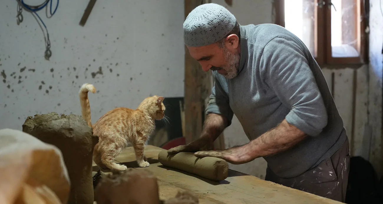 Bayburt’ta ata mirası tandırcılığı sürdüren 57 yaşındaki Recai Purutoğlu, yarım