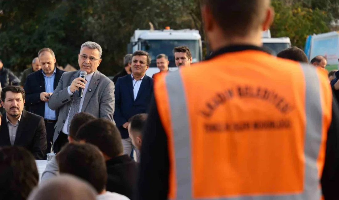 İlkadım Belediye Başkanı İhsan Kurnaz, temizlik işleri personelini ziyaret ederek