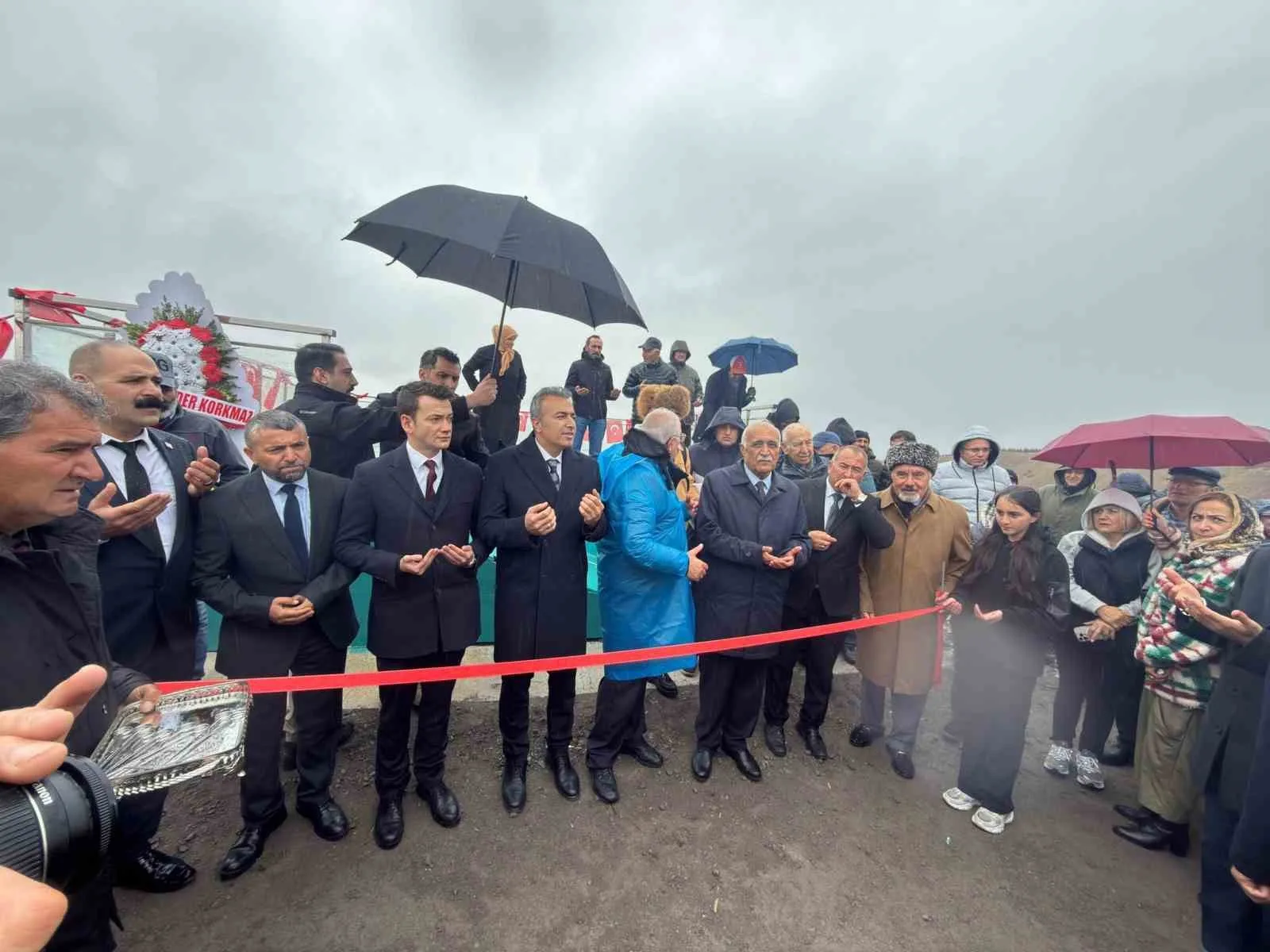 Ardahan’ın Çıldır ilçesindeki Karaçay Kanyonu’nda, Şeytan Kalesi’nin izlenebileceği noktaya yapılan