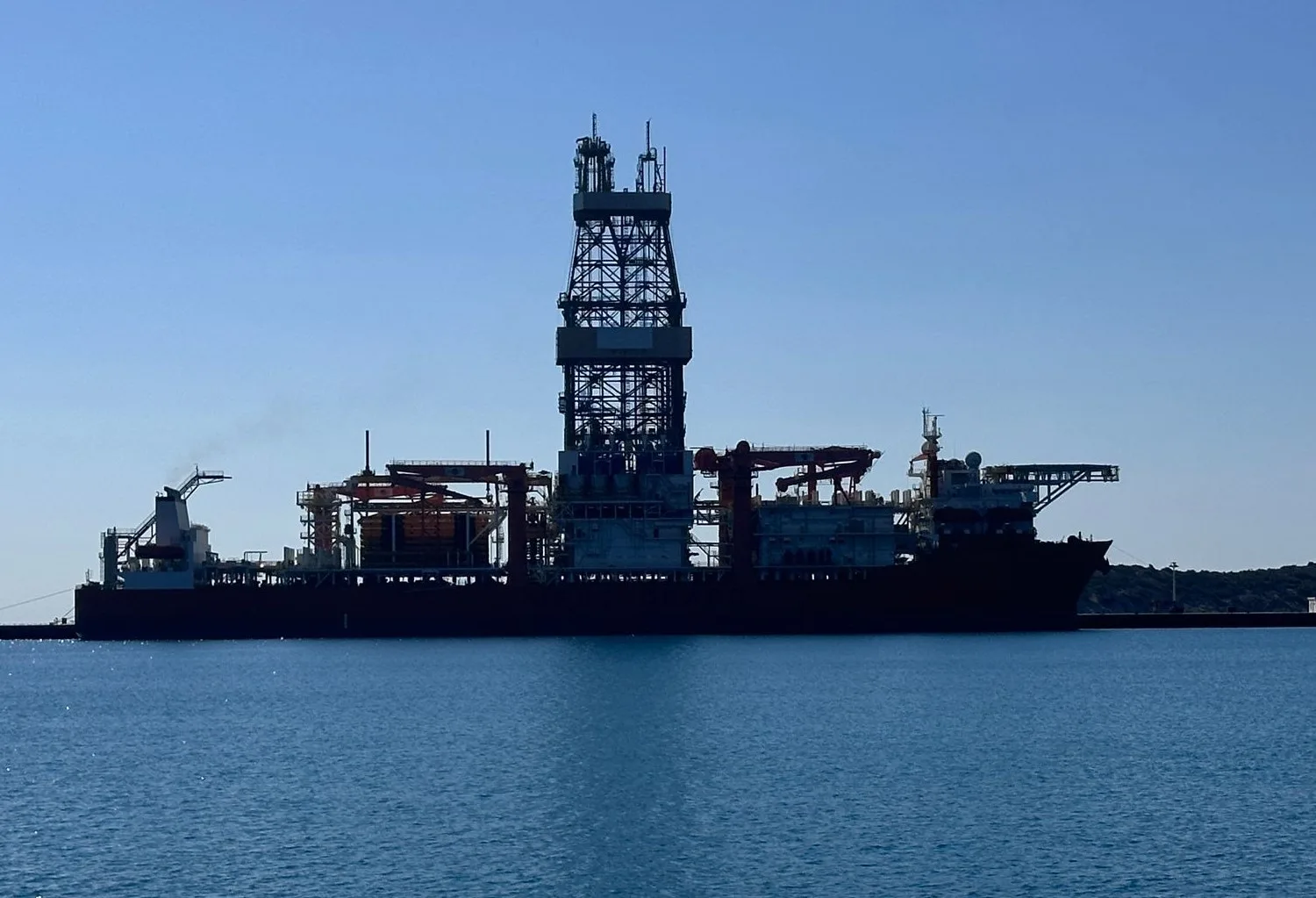Türkiye’nin deniz filosuna kattığı 5. sondaj gemisi West Draco, Mersin