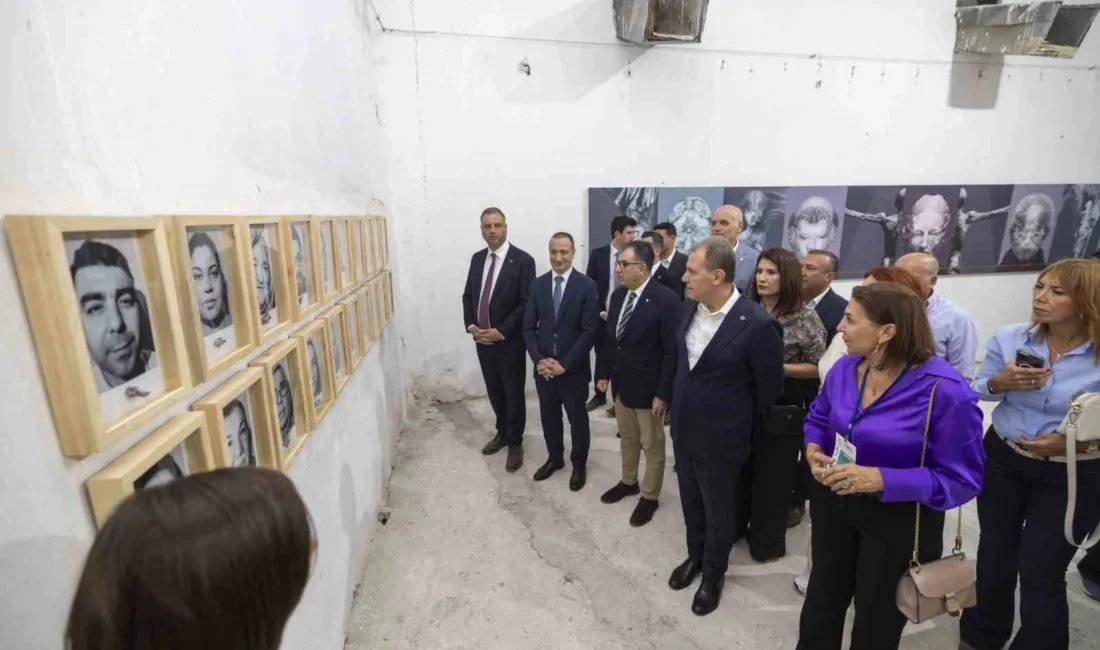 Mersin Büyükşehir Belediye Başkanı Vahap Seçer, Tarsus’taki 2. Akdeniz Bienali