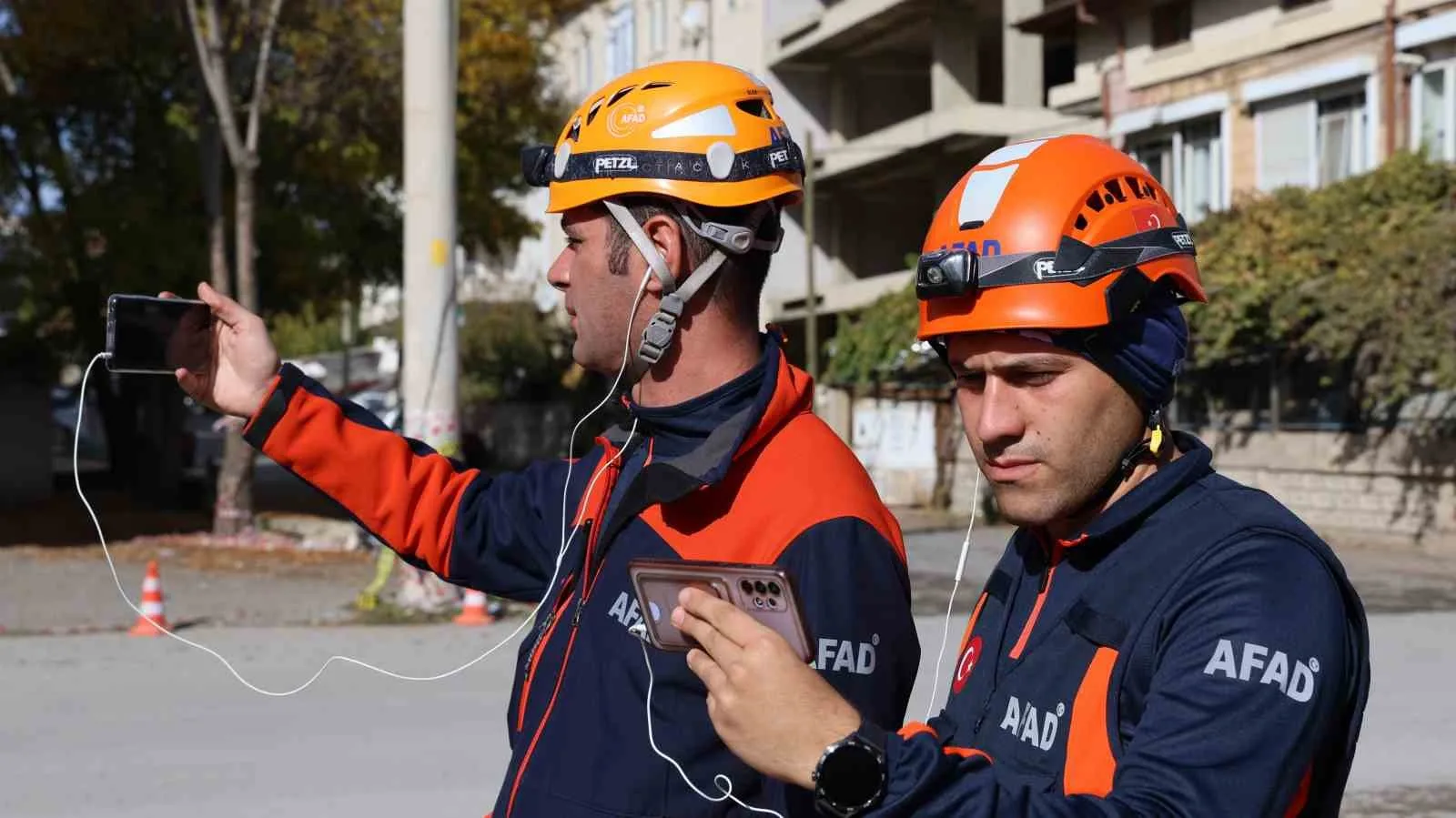 AFAD koordinasyonunda düzenlenen tatbikatta, 6.6 büyüklüğündeki deprem senaryosuyla enkaz altındaki