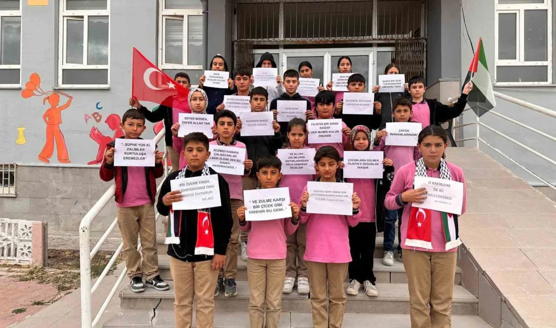 Karapınarlı öğrencilerden Filistin için farkındalık etkinliği Konya’nın Karapınar ilçesinde ilk ve ortaokul öğrencileri, pankartlar, şiirler ve