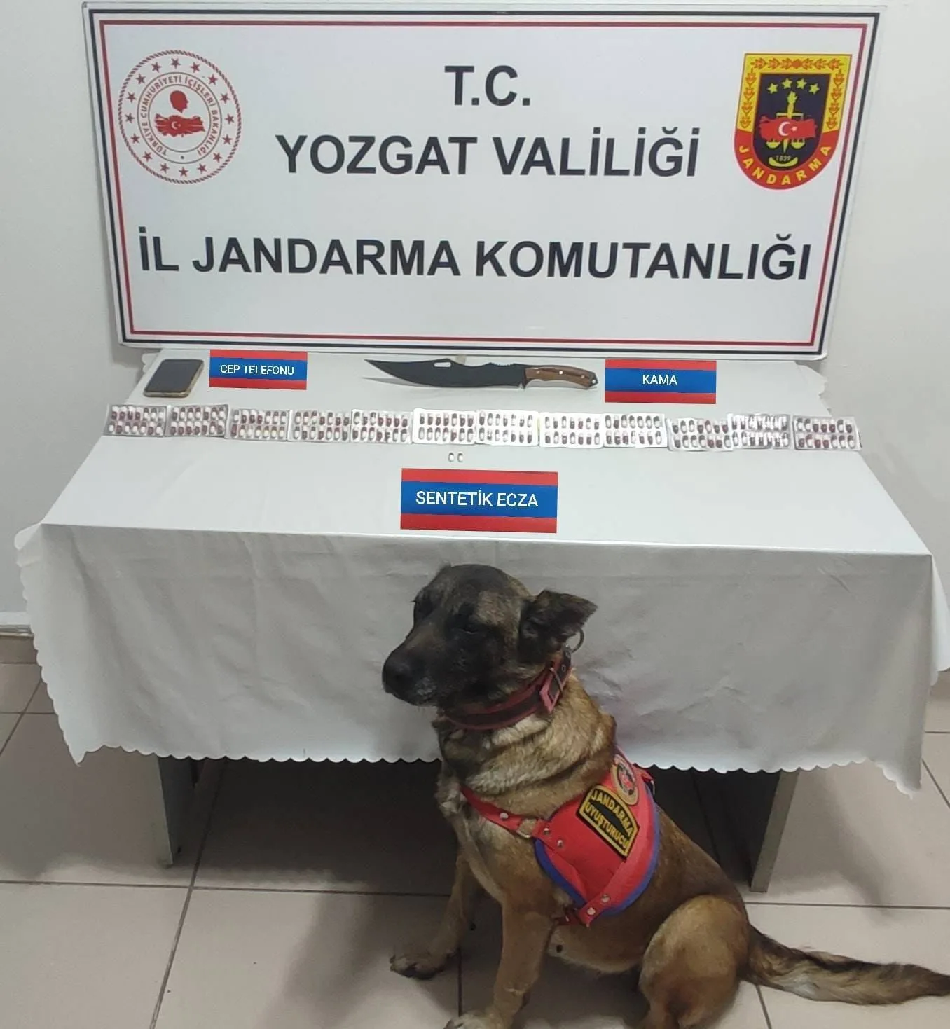 Yozgat’ta durdurulan bir ticari takside, üzerinde 170 adet sentetik hap