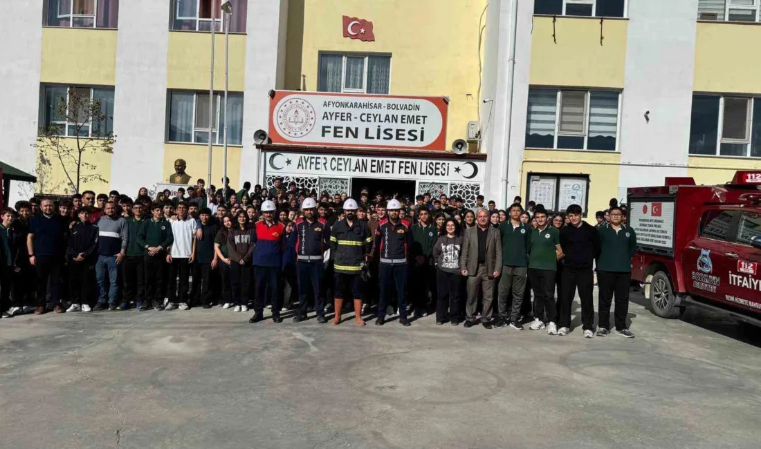 Bolvadin Belediyesi İtfaiye Müdürlüğü ekipleri, Ayfer-Ceylan Emet Fen Lisesi’nde öğrencilere