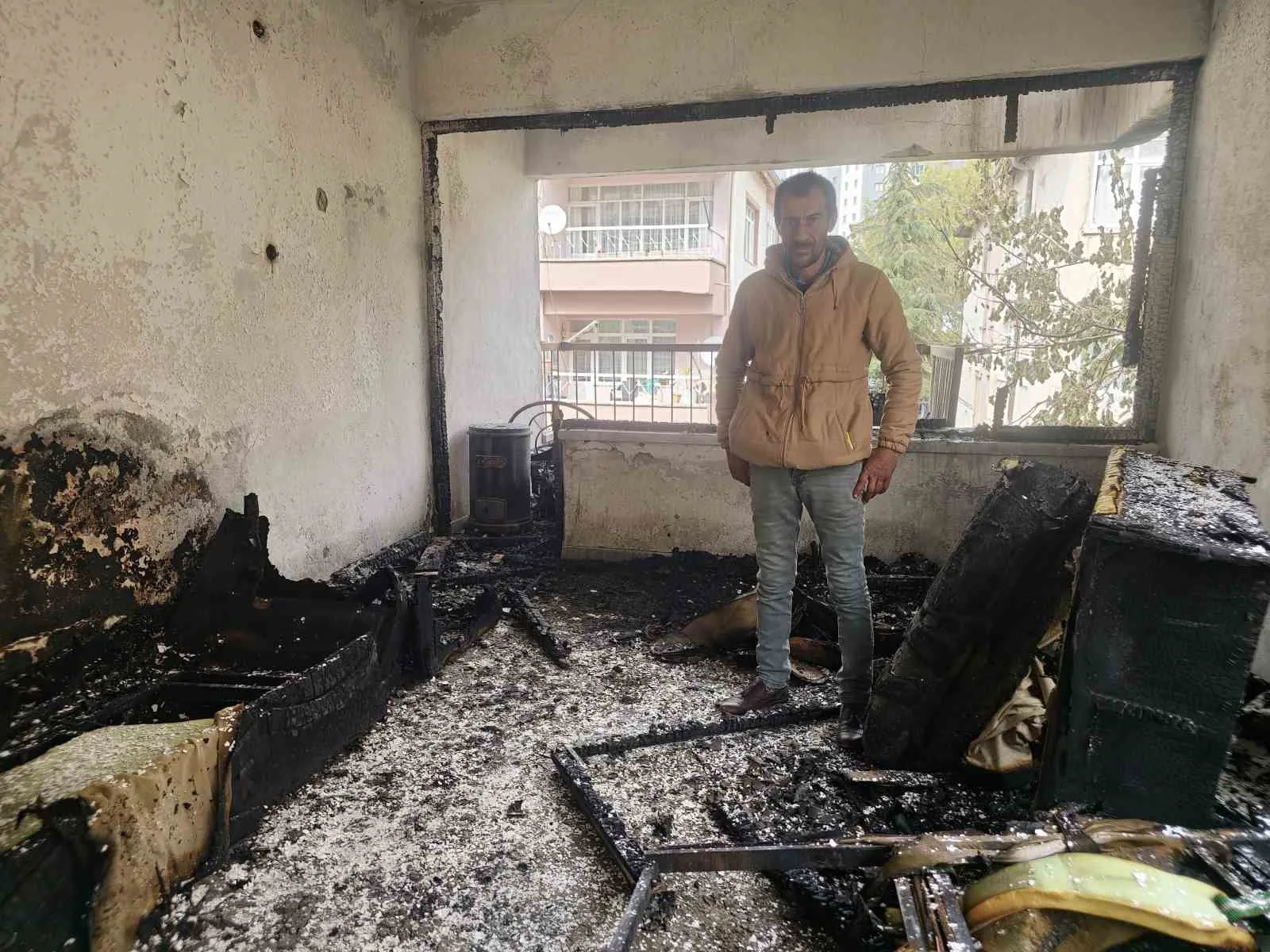 İHA’nın “Evi yanan baba yardım bekliyor” haberi sonrası Talas Belediyesi,