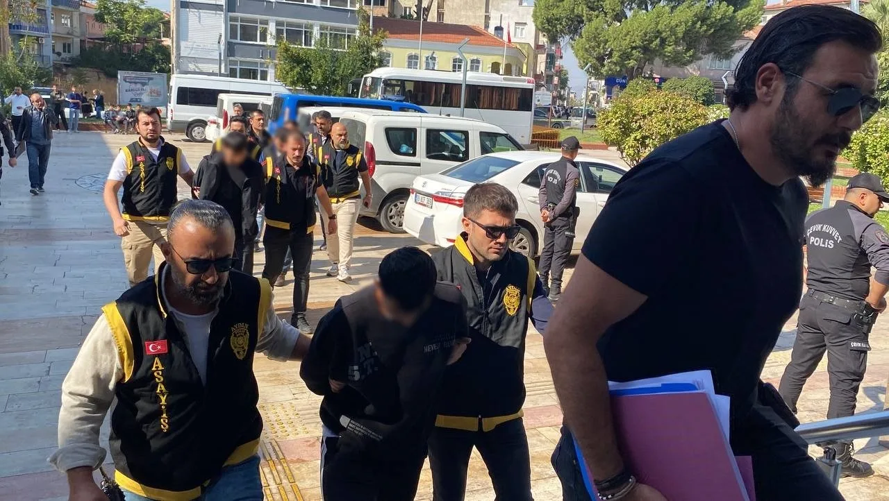 Efeler’de meydana gelen olayda, A.G. isimli genç kız arkadaşının abisi