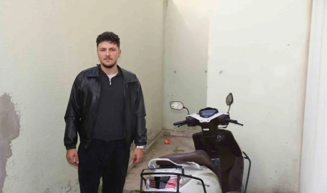 Eskişehir’de kuryenin motosikleti 2 dakikada çalındı Eskişehir’de 23 yaşındaki kuryenin kontak anahtarını üzerinde bıraktığı motosiklet, bakkala