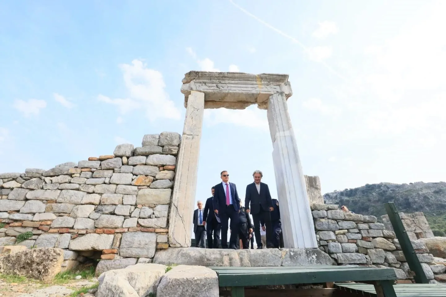 Muğla Valisi Dr. İdris Akbıyık, Köyceğiz’de incelemelerde bulunarak Kaunos Antik