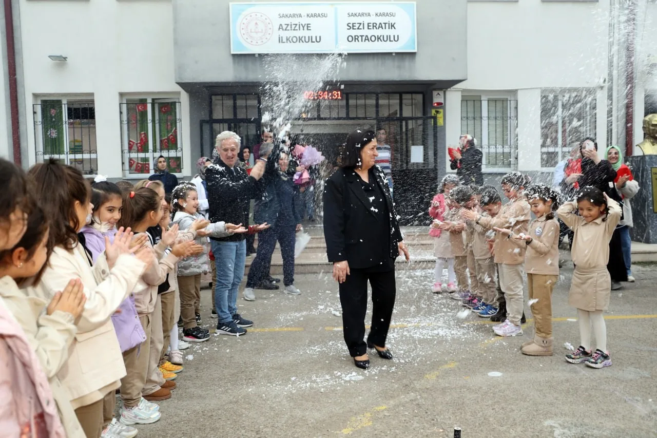 Sakarya’nın Karasu ilçesinde uzun yıllar sınıf öğretmeni olarak görev yapan