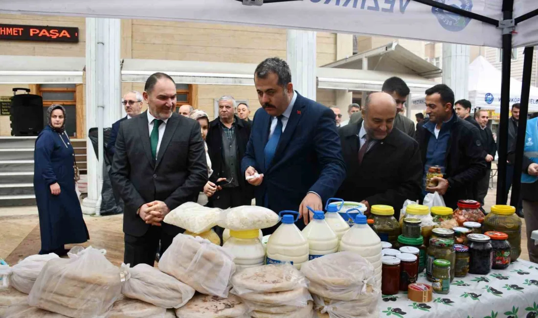 Samsun’un Vezirköprü ilçesinde müftülük öncülüğünde kurulan “Gazze Hayır Çarşısı” büyük