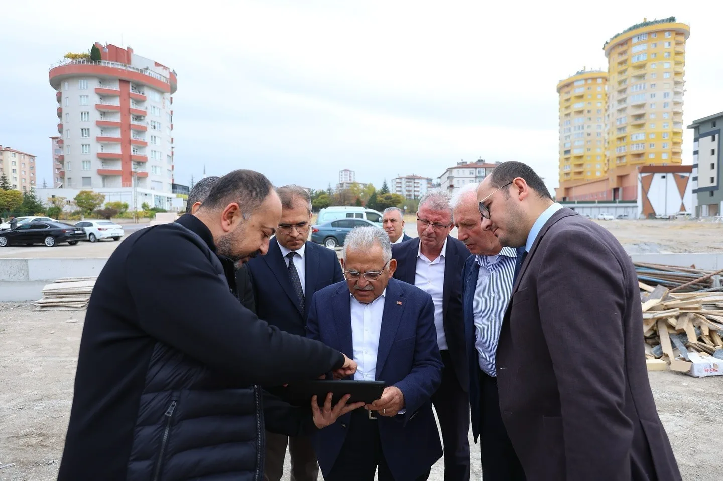 Kayseri Büyükşehir Belediye Başkanı Dr. Memduh Büyükkılıç, hayırsever Şaziye-Durmuş Şigan