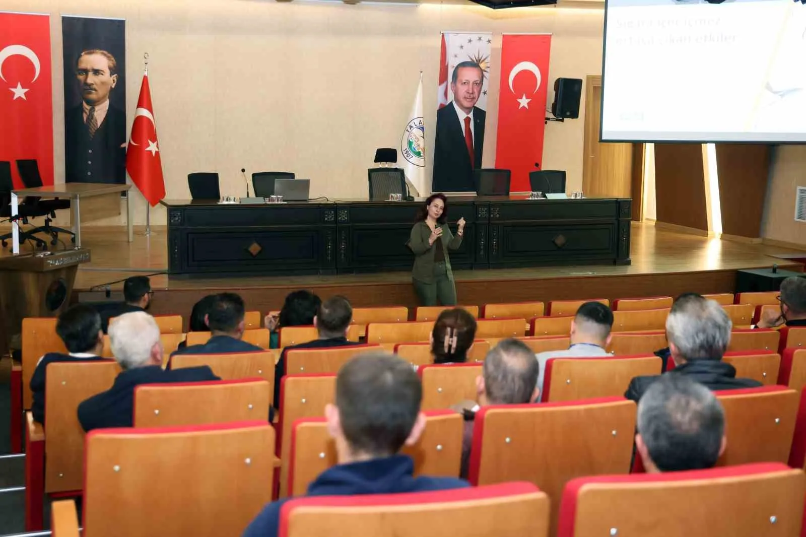 Talas Belediyesi, personeline sigaranın zararları ve bırakma yöntemlerini içeren kapsamlı