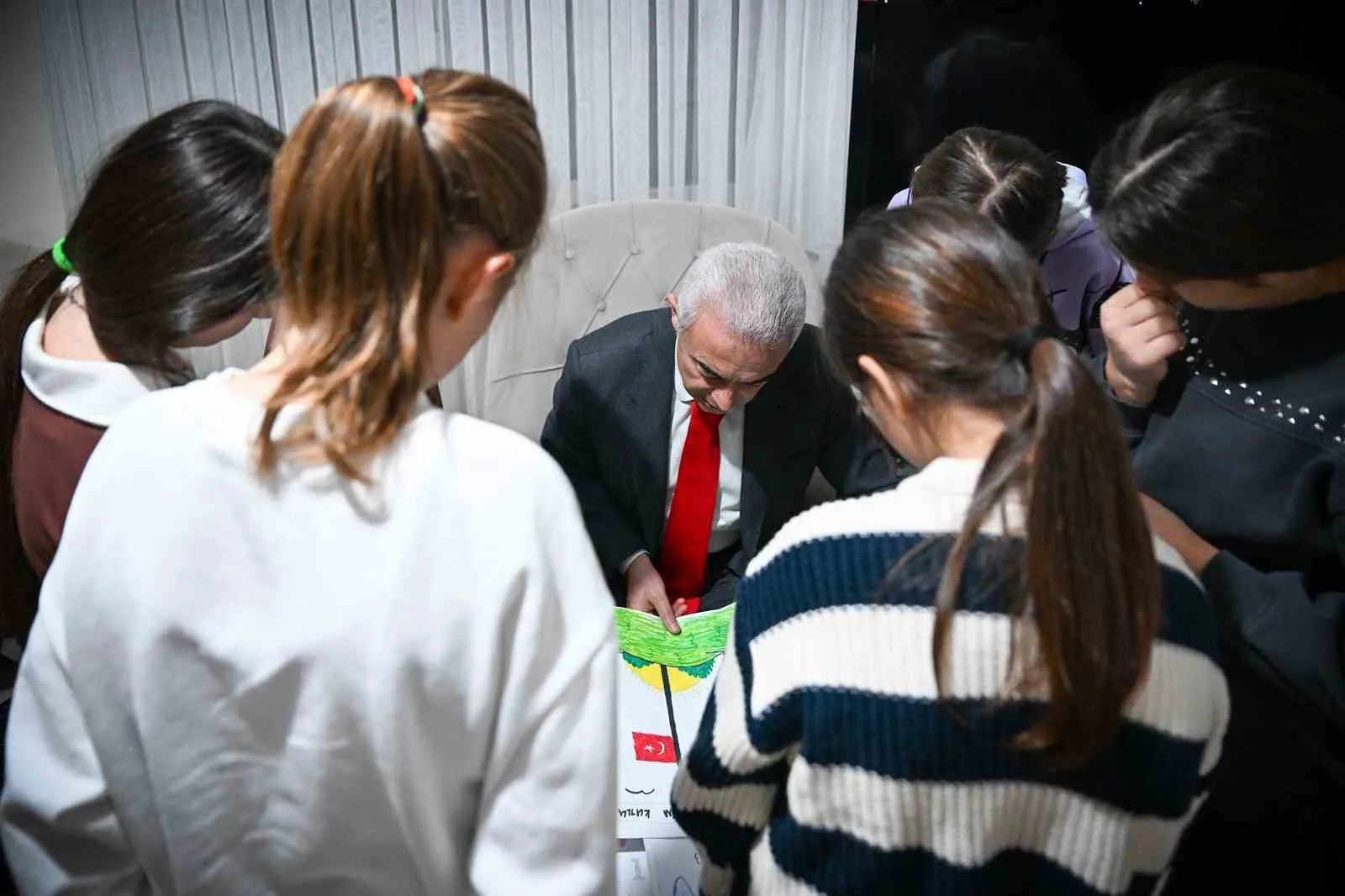 Kırklareli Valisi Uğur Turan ve eşi Nihal Turan, Çocuk Evi