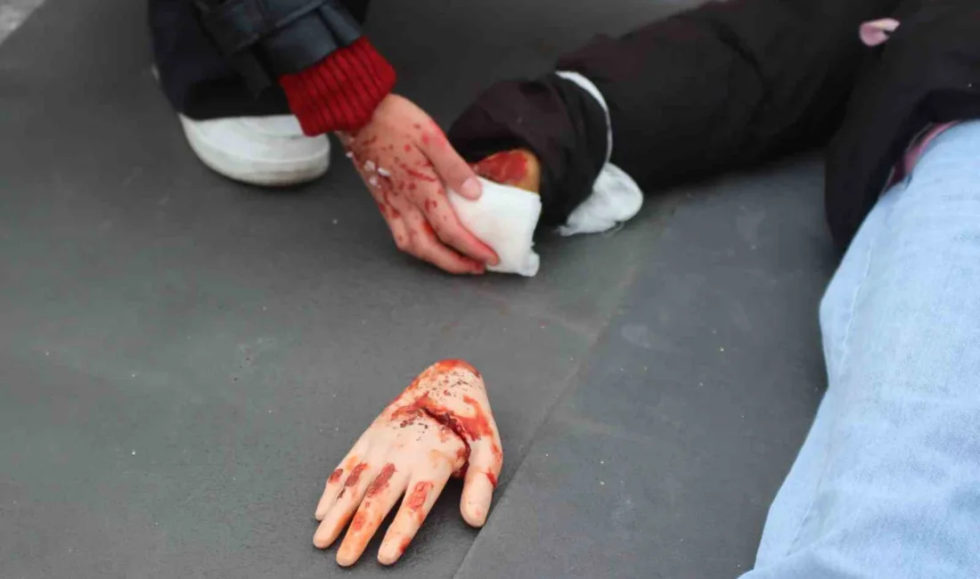 Acil Sağlık Hizmetleri Haftası kapsamında düzenlenen Ambulans Rallisi’nde gerçekleştirilen çok