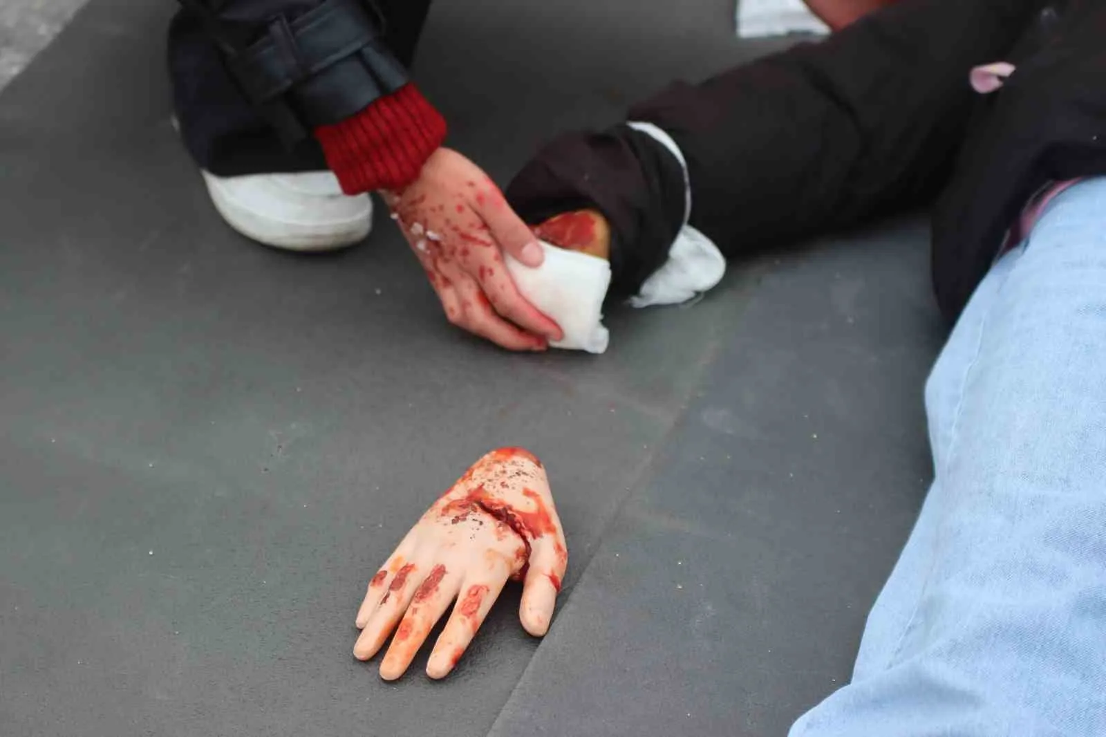 Acil Sağlık Hizmetleri Haftası kapsamında düzenlenen Ambulans Rallisi’nde gerçekleştirilen çok