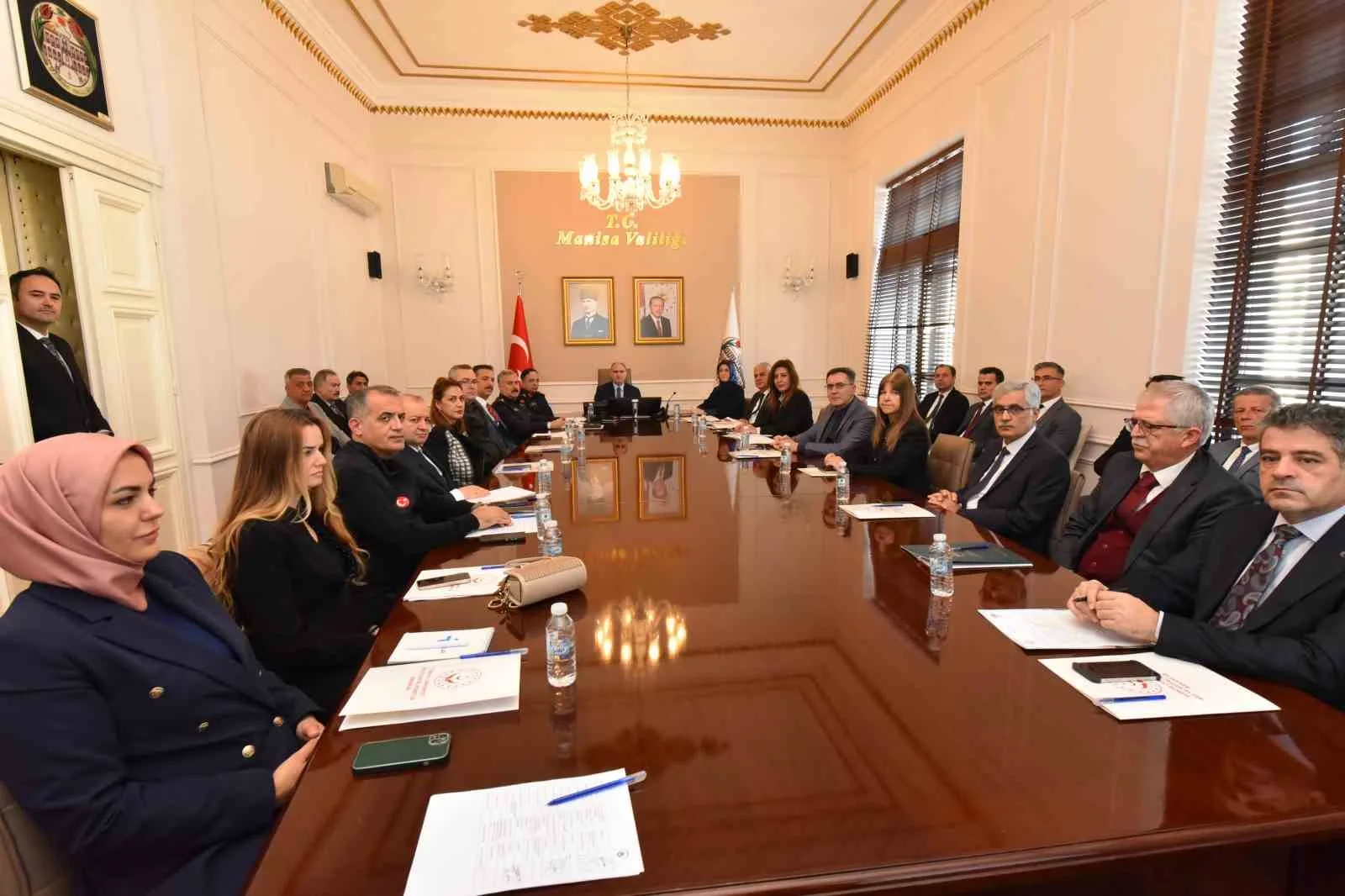 Manisa Valisi Vahdettin Özkan başkanlığındaki toplantıda, ailenin korunması ve güçlendirilmesine
