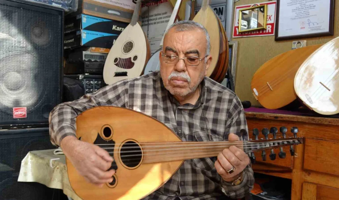 11 yaşında bağlama ile tanışan Gaziantepli Davut Akdoğan, 61 yıldır