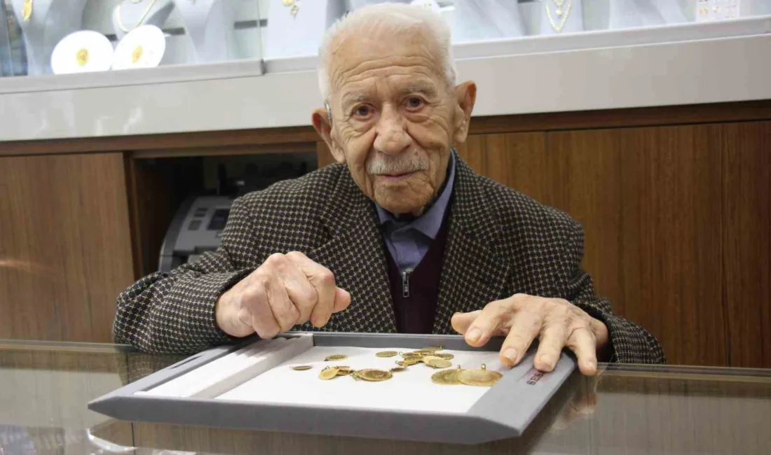 Aydın’ın en eski sarraflarından 90 yaşındaki Necdet Bezirgan, terzilikten sarraflığa