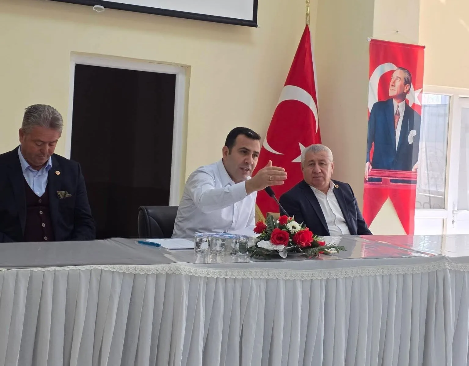 Adıyaman’ın Gölbaşı ilçesinde Kaymakam Kadir Algın başkanlığında düzenlenen toplantıda 2025
