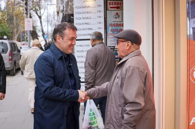 Bilecik Valisi Faik Oktay Sözer, kent merkezindeki çarşı esnafını ziyaret