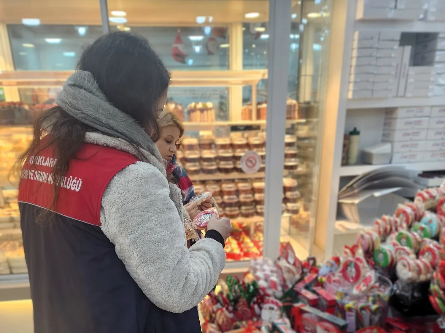 Kırklareli’nde yaklaşan yılbaşı öncesi pasta, kurabiye, tatlı ve şekerleme satışı